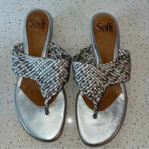 Söfft Metallic Woven‎ Leather Thong Sandals 8-8.5